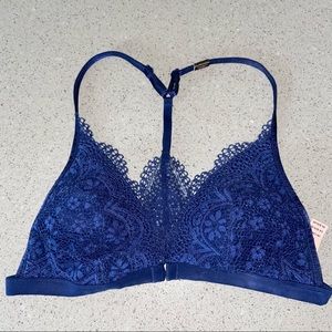 Victoria’s Secret Navy Lace Bralette Front Close